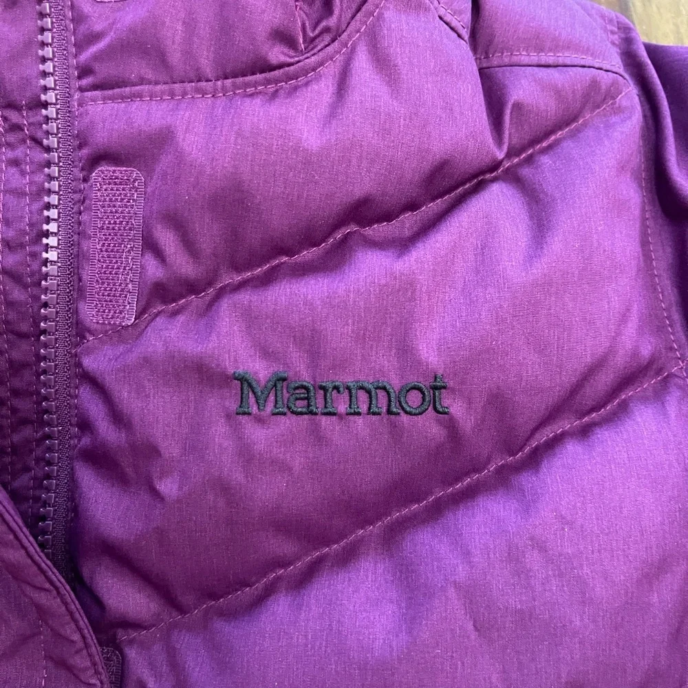 Marmot Puffer Coat with Fur Hood purple girls medium 700 down fill